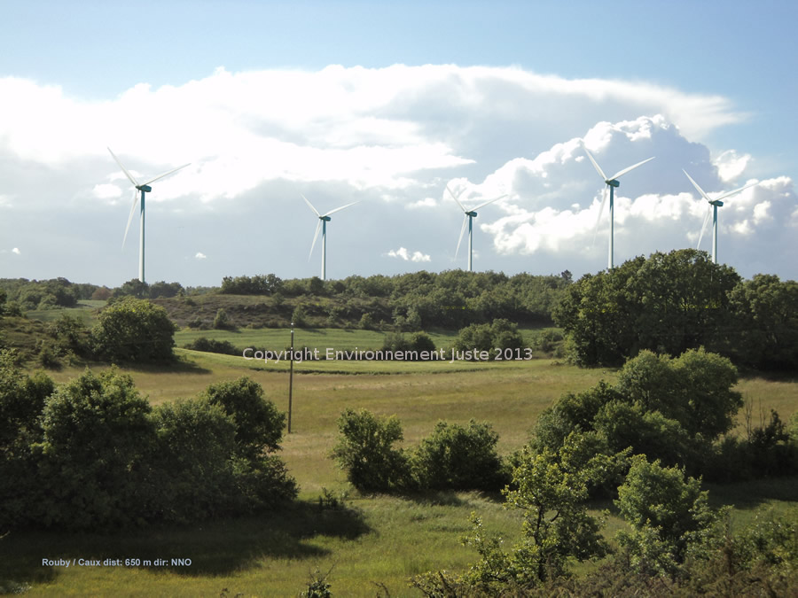 Caux vallée du Boudouyssous avec les éoliens